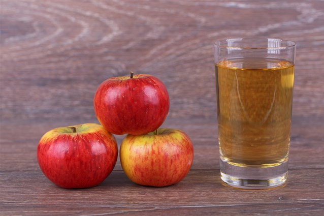 احلي طريقة عمل عصير التفاح زي الجاهز